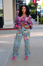 Load image into Gallery viewer, Embroidered Patch Denim Pants