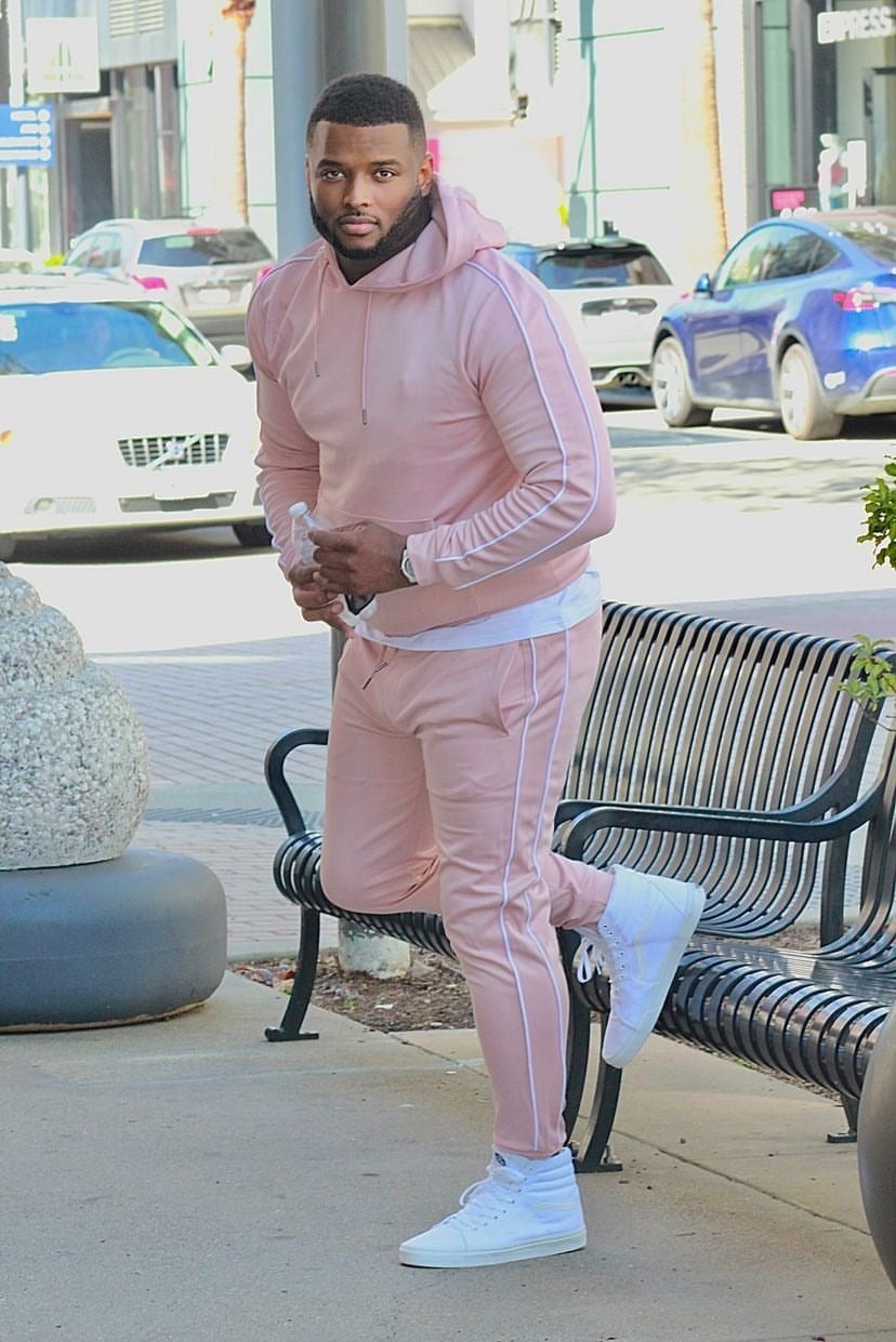 Light pink jogging online suit