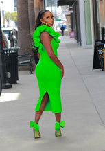 Load image into Gallery viewer, Ruffle Your Shoulders Midi Dress- Kelly Green